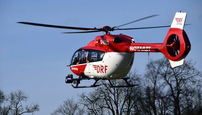 Ein Rettungshubschrauber der DRF (Symbolbild)